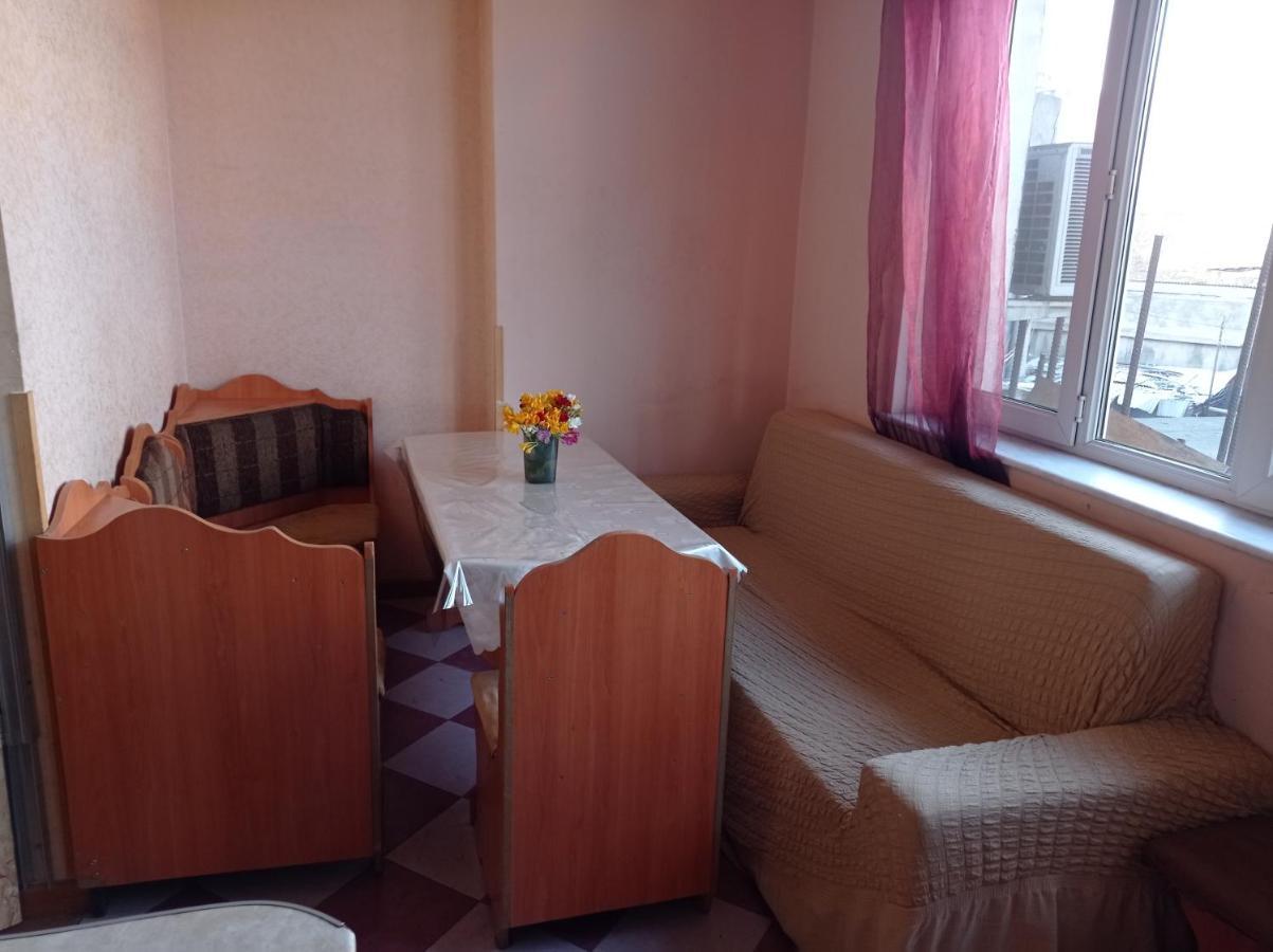 Sun City Hostel Yerevan Luaran gambar